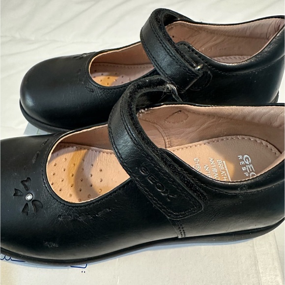 Geox Respira Girls Black Leather Mary Jane Shoe Sz 28 EU / 10.5 US - Picture 3 of 8